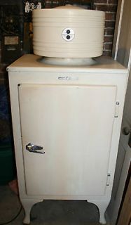   GE CK 2 B16 1930s Monitor Top Refrigerator WORKS Vintage Appliance