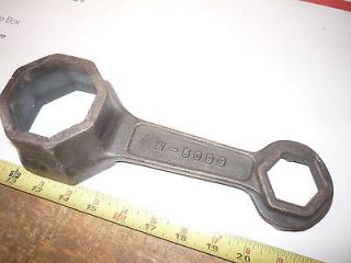 OLD ANTIQUE AUTO TRUCK WHEEL HUB WRENCH TOOL W 5099 TIMKEN