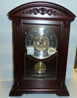 SEIKO MELODY IN MOTION CLOCK   MANTEL THAT ON THE HOUR PLAYS ONE OF 6 