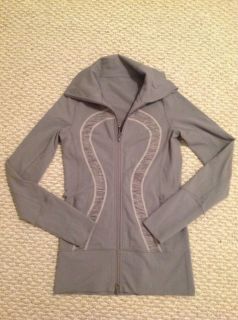 Lululemon In Stride Jacket   size 4   Fossil Wee are from Space Coal 