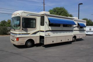   1997 FLEETWOOD BOUNDER 35 SLIDE OUT RV MOTORHOME   GREAT CONDITION