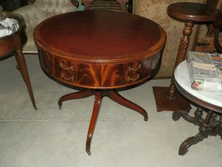 BEAUTIFUL MAHOGANY ANTIQUE DRUM GAMES TABLE WITH LEATHER TOP
