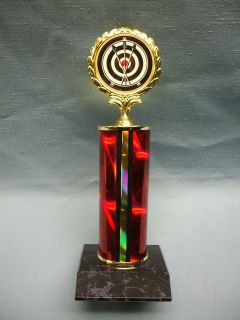 archery target and arrows insert trophy red with black base