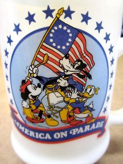 DISNEY coffee mug Bicentennial pose Spirit of 1976 Mickey Goofy Donald 