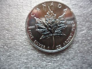 2006 CANADIAN MAPLE LEAF 5 DOLLAR FACE VALUE 1oz.9999 SILVER