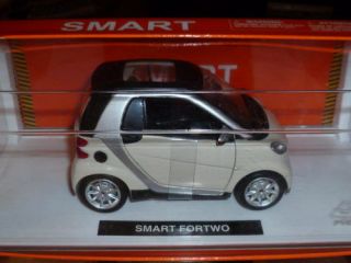 BRAND NEW SMART CAR DIECAST 1;24 SCALE GREY