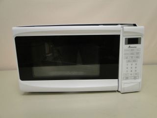 White Amana Compact Countertop Microwave Oven 0.7 Cubic Feet AMC1070XW