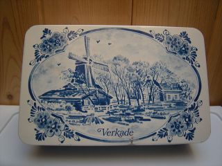 Vintage Tin Verkade DELFTS Blue & White COOKIE TIN Windmills Holland