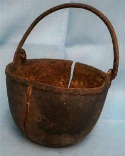 Antique Small Cast Iron Pot With Handle and Two Large Cracks 5 3/4 