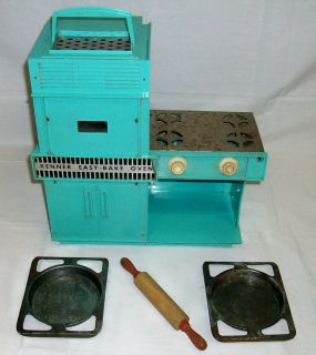 Original 1960s Easy Bake Oven (Blue) with 2 Baking Pans and Rolling 