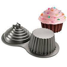 Wilton Giant Cupcake Cup Cake tin/ pan 2105 5038