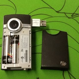 Flip Video Ultra F260 2GB 2 GB Digital Video Camera Camcorder F260B 
