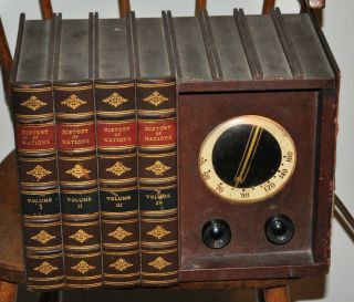 Vintage 1947 Emerson Bookcase / Library AM Tube Radio WORKS wood 