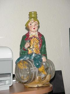 GROUND TOP OLD MAN SITTING ON A BARREL WHISKEY BOTTLE DECANTER