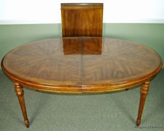 5471 DREXEL HERITAGE Fine Dining Room Table w Leaf Very Attractive 