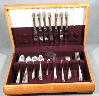   NOBILITY *CAPRICE* SILVERPLATE FLATWARE +CHEST 7+ PLACE SETTINGS