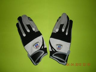 football gloves in Sporting Goods