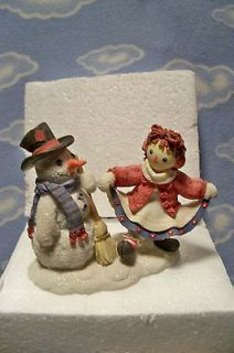   ANN&ANDY FIGURINE~FRIEN​DS FOREVER Great for your Winter Village