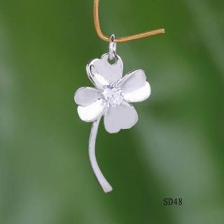 four leaf clover necklace in Necklaces & Pendants