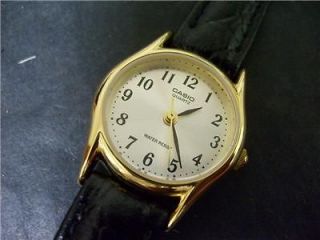 Retro Design CASIO Gold Tone Ladies Classic Nice Watch