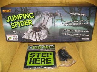 HUGE NEW ANIMATED JUMPING SPIDER PROP SPIRIT HALLOWEEN FOOTPAD A/C 