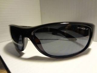 Gently used Arnette Freezer Polarized Sunglasses Black Mens Dark 