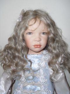   NEW 2012 LILI​ANA VINYL # 10/50 DOLLS OF THE YEAR INDUSTRY AWARD