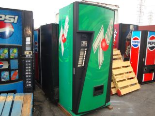   Bubble Front Soda Vending Mach. Pepsi/Coke 8 Selection With Acceptor