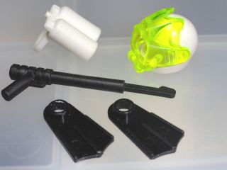 Lego Minifigure Diving gear whiite helmet tanks fins harpoon weapon 