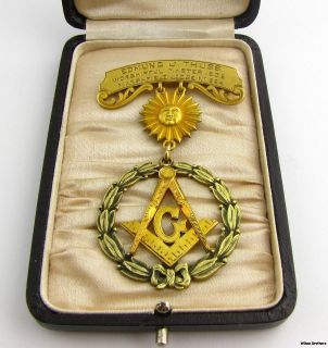 Masonic Past Master Medal   Square & Compass G Wreath Sun   c. 1932 