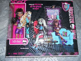 MONSTER HIGH COFFIN BEAN DOLL w/CREEPY COOL COFFEE HOUSE for GHOULS