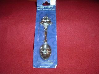 NEW IN THE BOX DISNEY WORLD CASTLE COLLECTIBLE SPOON 10/16