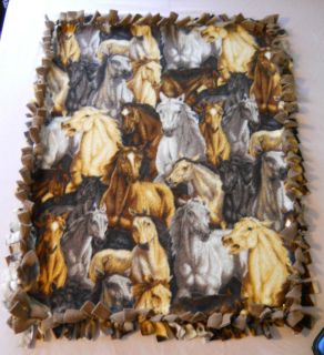   SOFT* DOG CAT Hand Tied Fleece Pet Bed Blanket 30 x 23 WILD HORSES