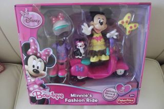   Price Disney Minnie Mouse Bow tique Fashion Scooter Ride Doll & Figaro