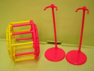 3509 Ertl Play Ground Kids 2 Doll Stands & Rollin Rider Accessory
