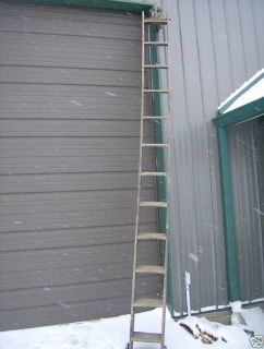 Library ladders or general store ladders w/ tracking 
