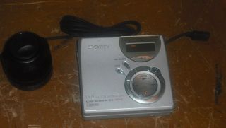 Sony Portable Minidisc Recorder player MZ N510 + REMOTE