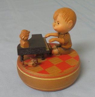 Anri Peanuts music box Shroeder at Piano w/ Beethoven Video in 