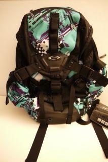 oakley icon backpack 3.0 in Clothing, 
