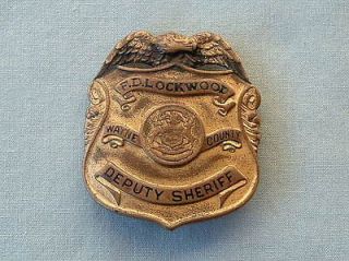 ANTIQUE WAYNE COUNTY MICHIGAN DEPUTY SHERIFF CHEST BADGE NAMED AND 