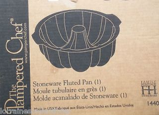 pampered chef fluted pan in Bakeware
