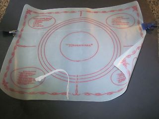 TUPPERWARE RED & WHITE PASTRY MAT .1965.BAND INCLUDED