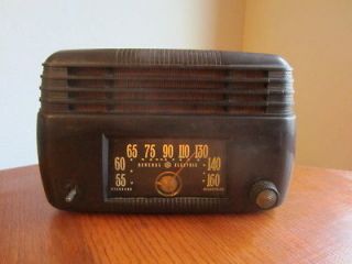   1946 Deco General Electric Tube Radio GE Antique Plug N Play NICE