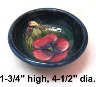   Moorcroft English Pottery Leaves and Berries Pattern Bowl c.1928 1949