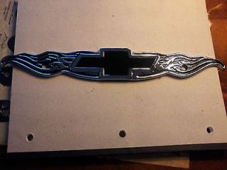 CHROME ACCCESORY MINT CHEVROLET BOWTIE LICENSE PLATE FRAME TAG/ TOPPER 