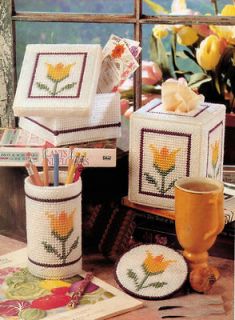PLASTIC CANVAS Tulip TISSUE BOX COVER COASTER PLANTER PENCIL BOX & LID 