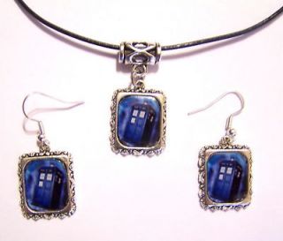 Doctor Who   TARDIS   Earrings & Necklace Jewelry Set 