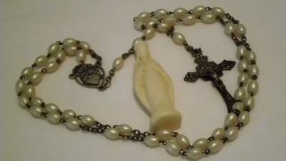 Vintage Religious Old Plastic 2 Inch Statue of Mary + Faux Pearl 