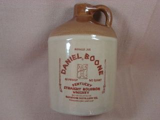 Daniel Boone Pioneer Jug Bourbon Kentucky Crock 1977 Stoneware
