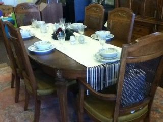 Beautiful Antique Thomasville 10 piece dining set REDUCED